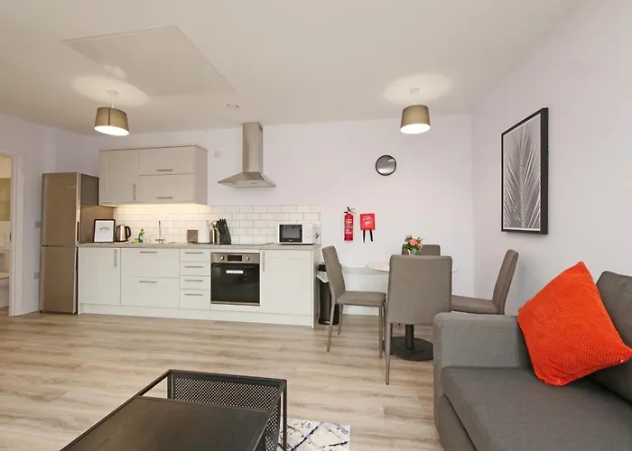 46 Luna With Free Parking *