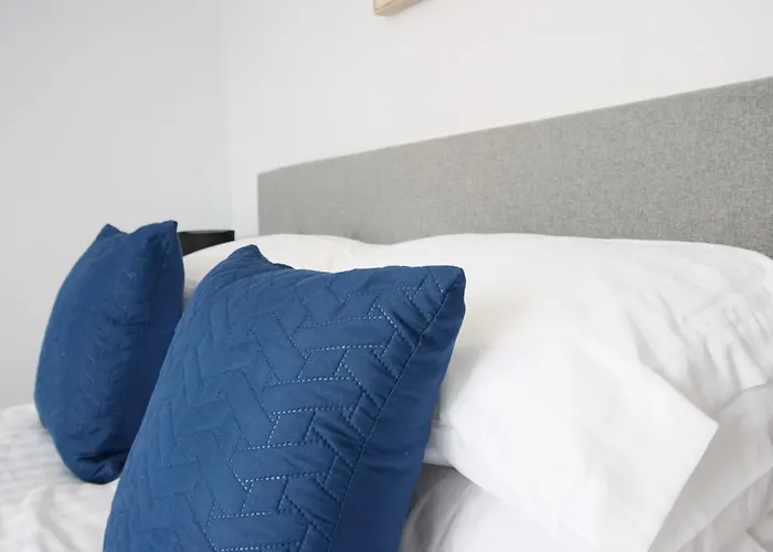 46 Luna With Free Parking